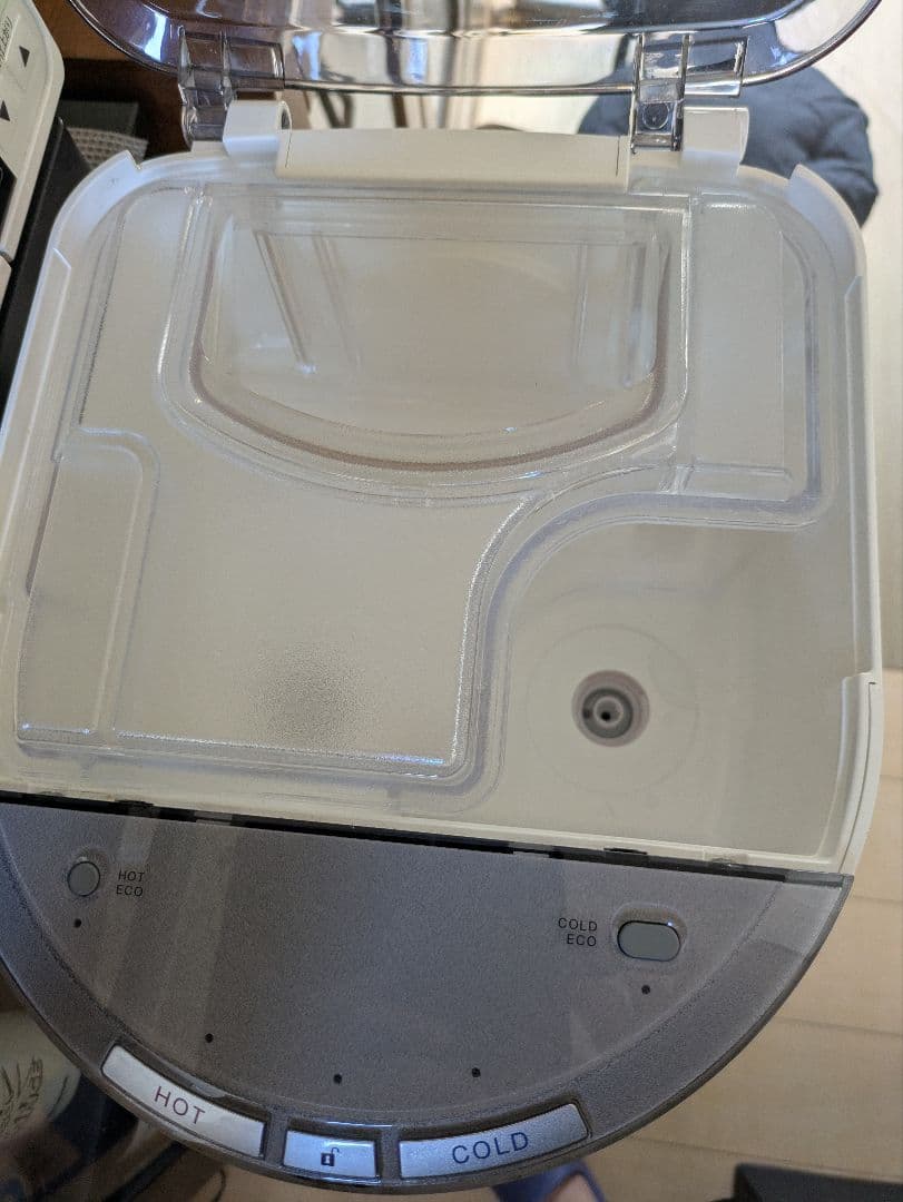 ウォーターサーバー　エブリィフレシャスミニ浄水器