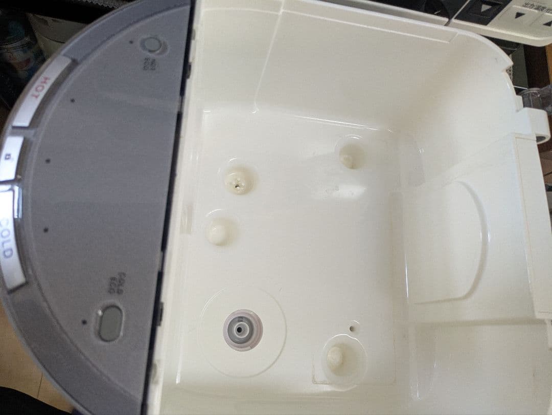 ウォーターサーバー　エブリィフレシャスミニ浄水器