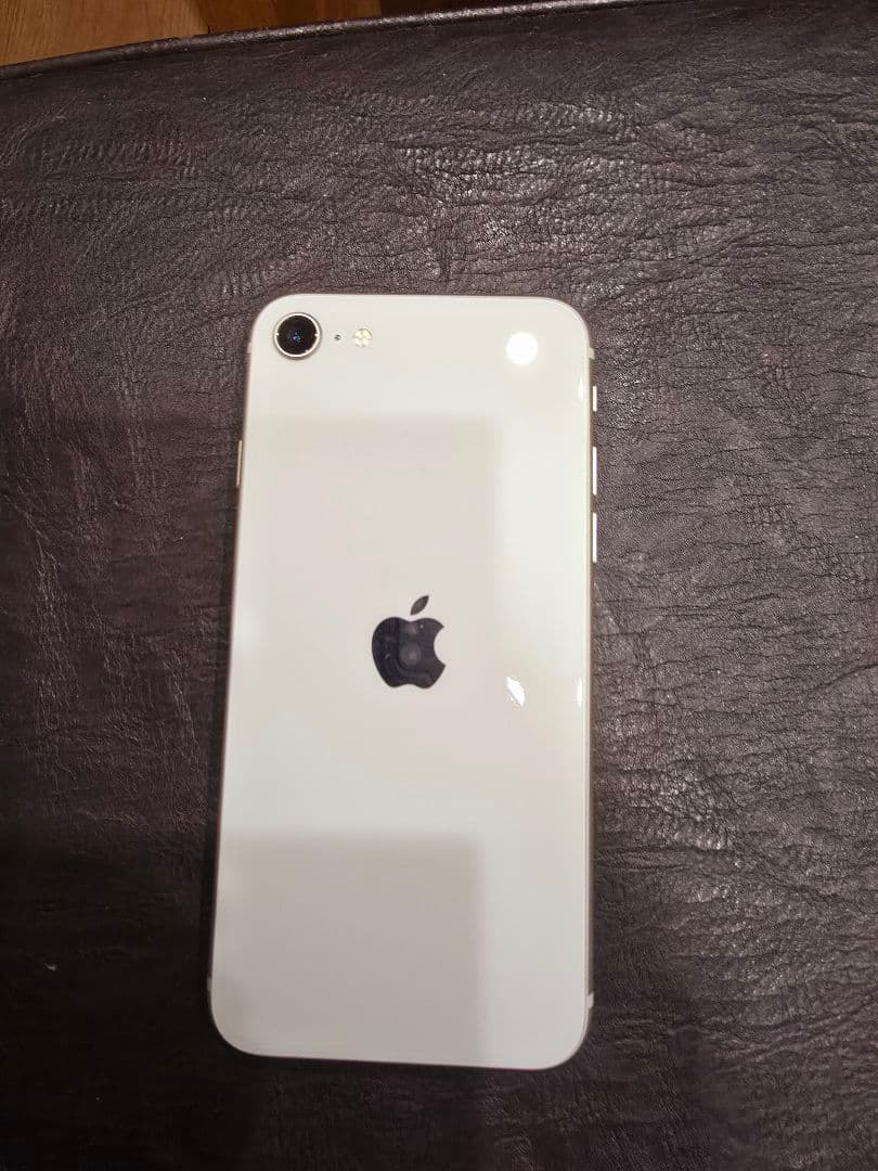 13時まで限定価格iPhone SE (第3世代) ホワイト　64GB