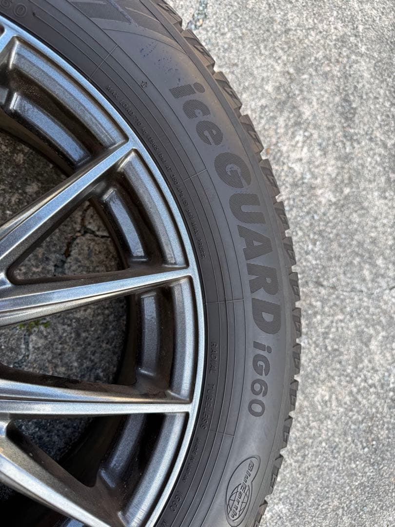 レクサスUXスタッドレスタイヤホイール4本セット