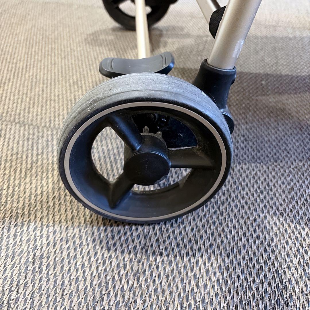 ♡良品♡NUNA IXXA イクサ　リベテッドローズ　おまけ付き♡