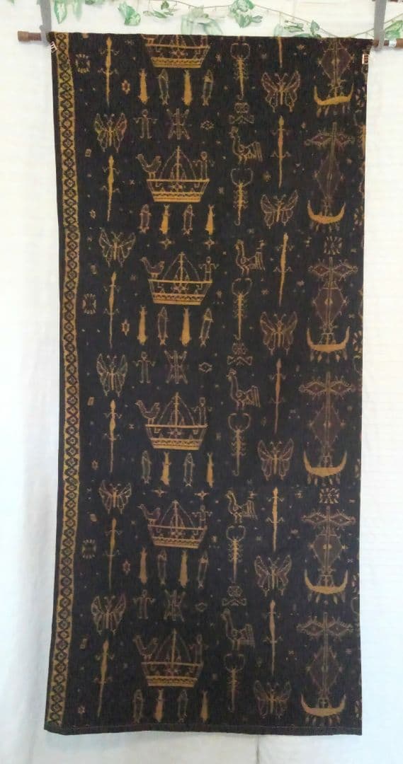 【東南アジアの布】No.14　イカット　サロン(筒状腰布)　インドネシア　希少