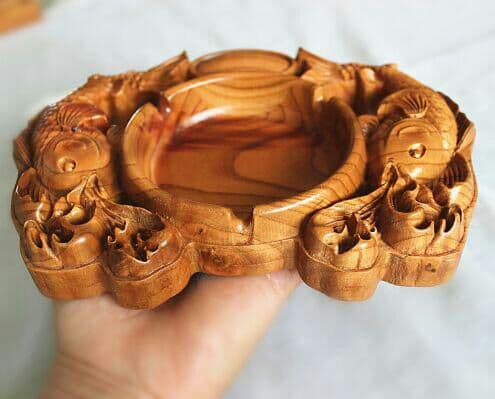 桃木彫刻、双魚抱宝灰皿装飾置物