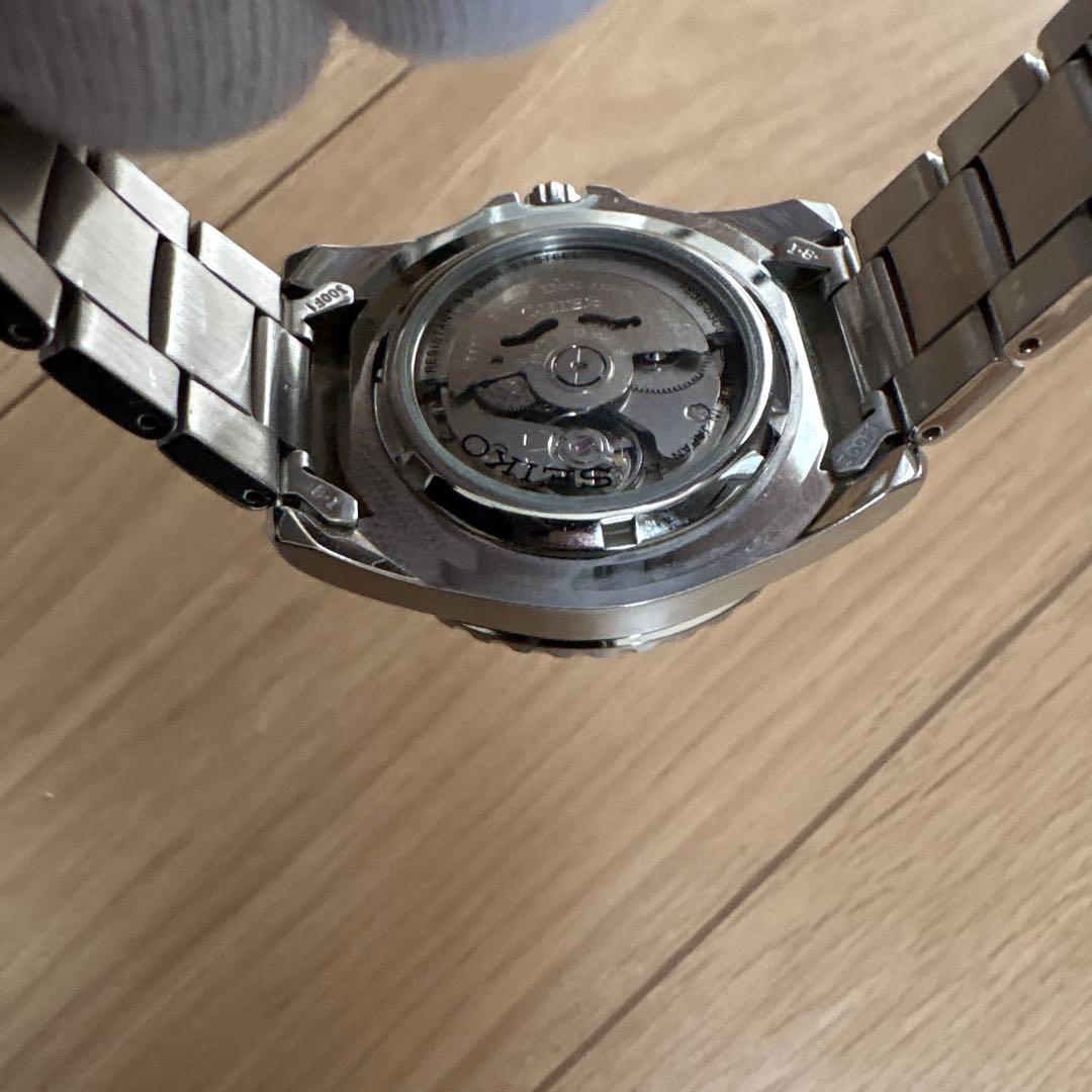 SEIKO 5 SPORTS自動巻き時計 ブラックダイヤル 100m防水