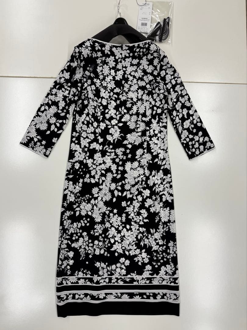 2023年モデル　タグ付き未使用　レオナール　ワンピース　サイズ36