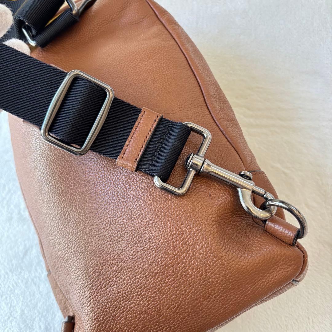美品✨COACH コーチ　ボディバッグ　斜め掛け　レザー　ロゴ型押し　ブラウン