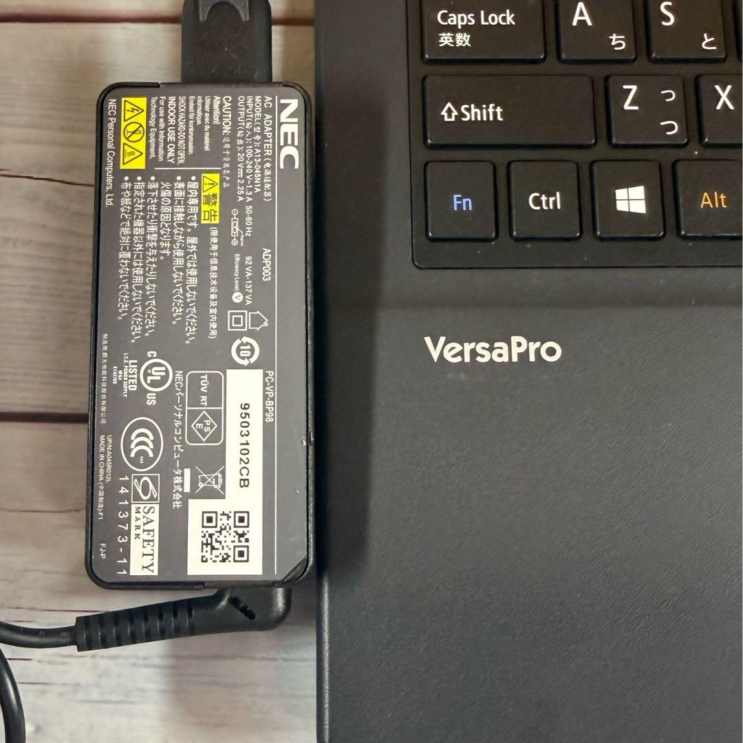 薄型ノートパソコン❣️第7世代Corei5☘️メモリ8GB☘️爆速SSD☘️DVD