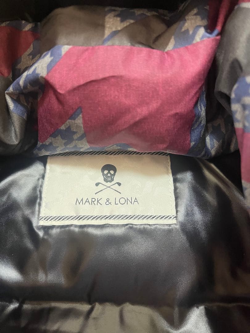 マークアンドロナ　ダウンベスト　フード取り外し可