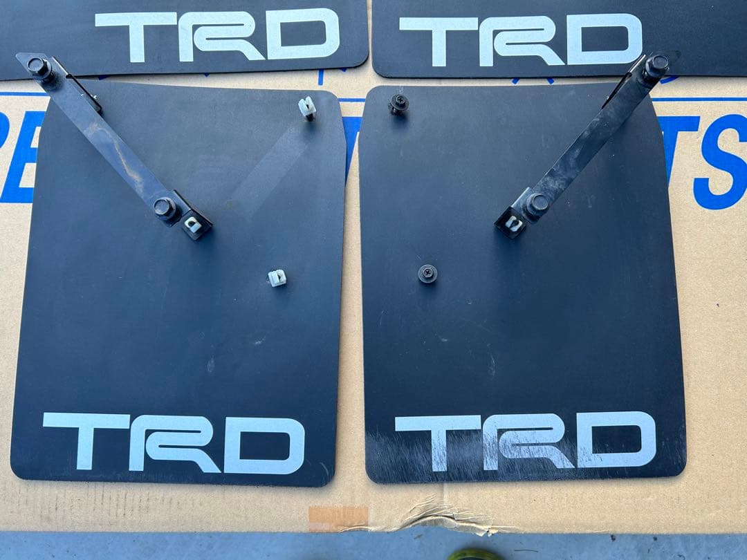 ハイエース TRD マッドフラップ 4枚セット ブラック マッドガード