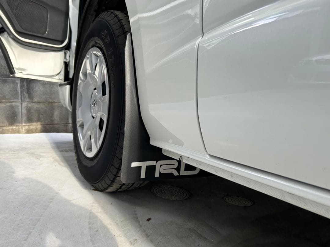 ハイエース TRD マッドフラップ 4枚セット ブラック マッドガード