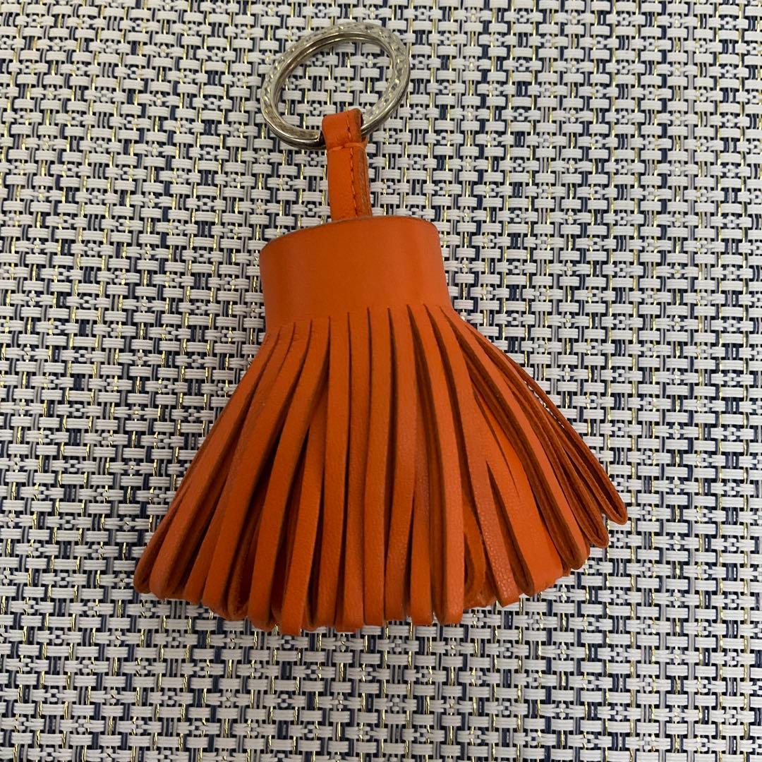 エルメス　HERMES カルメン　オレンジ　レザー　フリンジキーホルダー