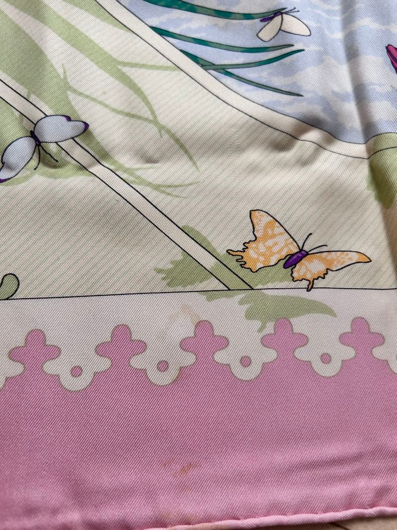 HERMÈS エルメス バタフライ柄 シルクスカーフ カレ90