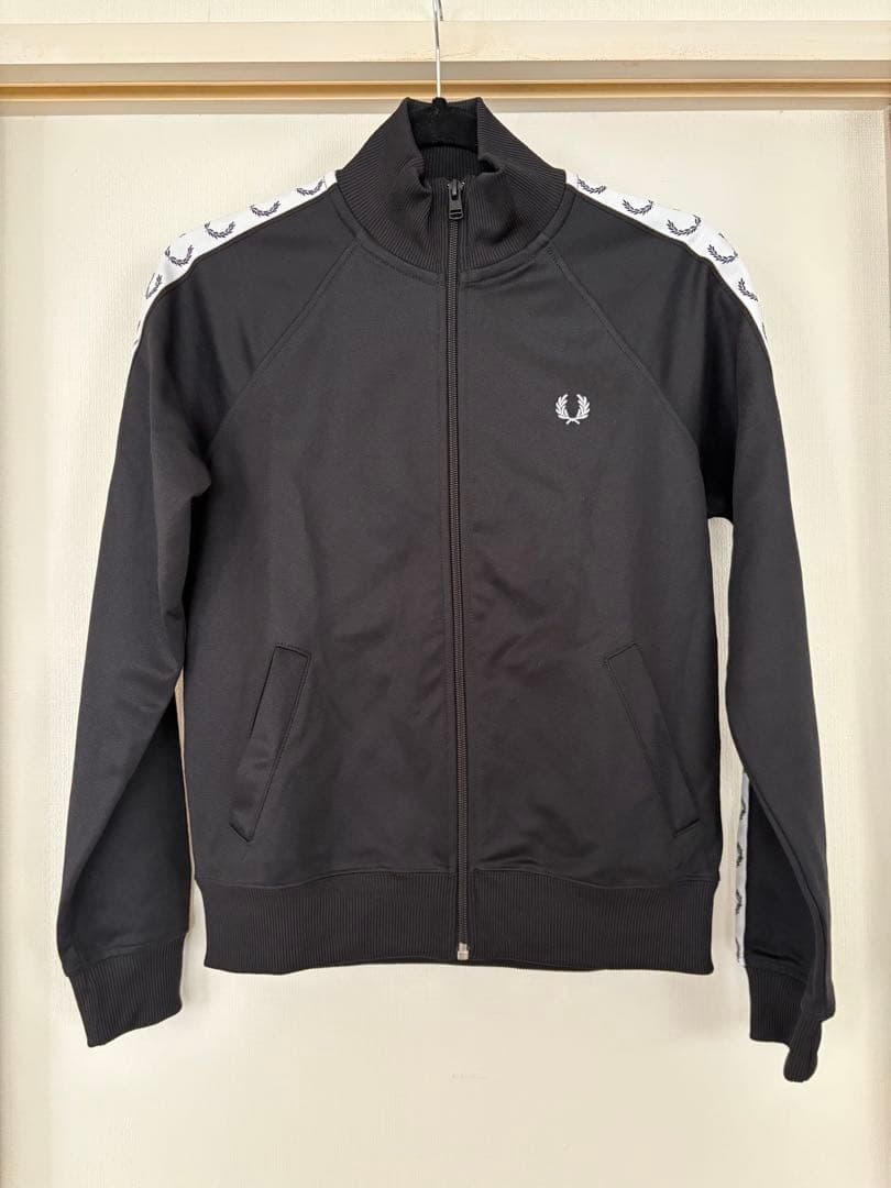 フレッドペリー ブラック ジャージ
