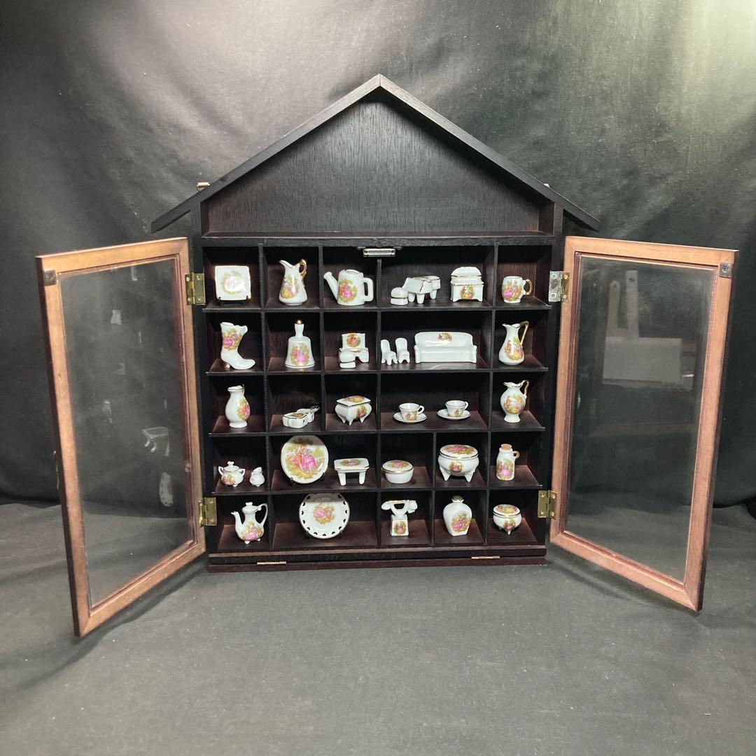 レトロ《ミニチュアフィギュリン》 壁掛けインテリア 木製ボックス