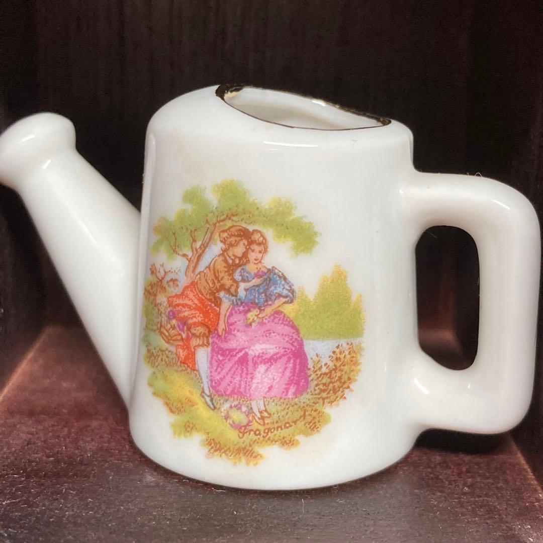 レトロ《ミニチュアフィギュリン》 壁掛けインテリア 木製ボックス