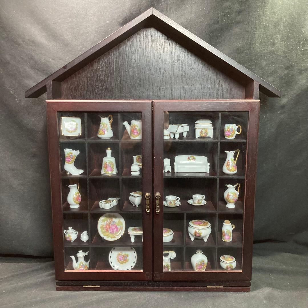 レトロ《ミニチュアフィギュリン》 壁掛けインテリア 木製ボックス