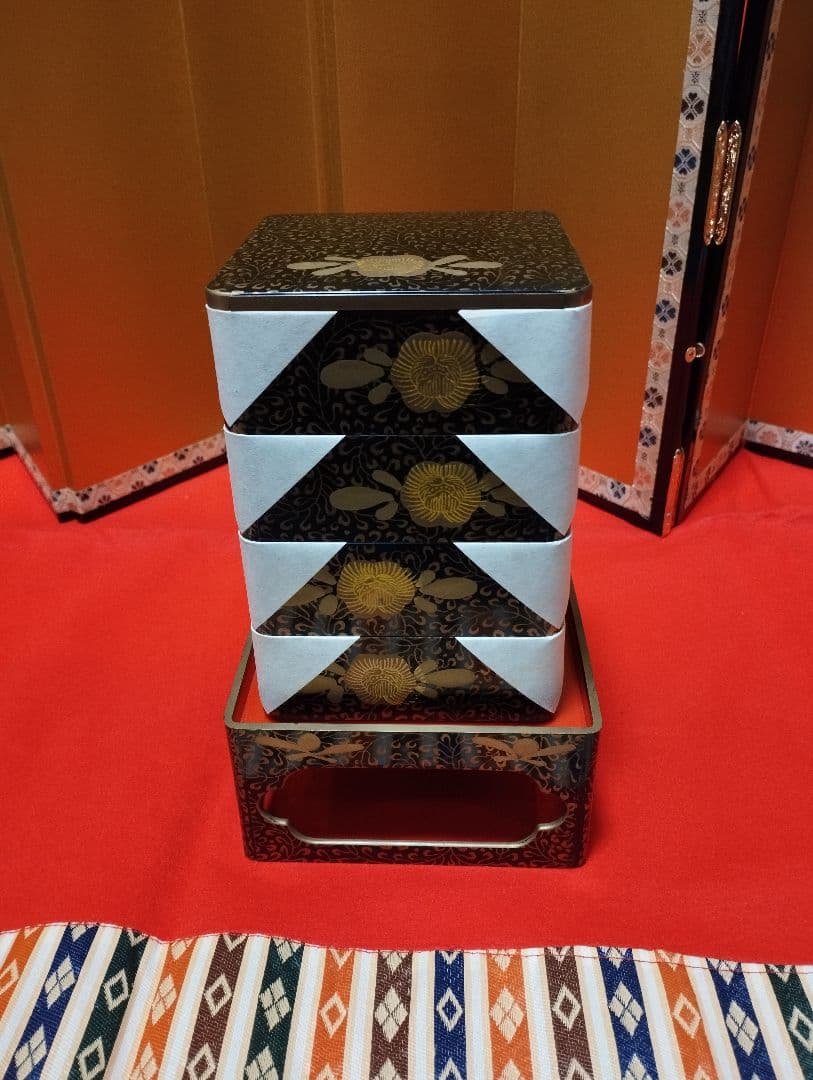 雛人形　雛飾り　嫁入り道具等のセット　極上指定唐草絵蒔付 久月製