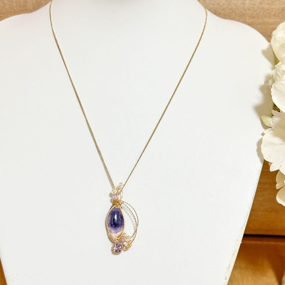 魅惑の深紫✴︎ 希少石ティファニーストーンのワイヤージュエリー