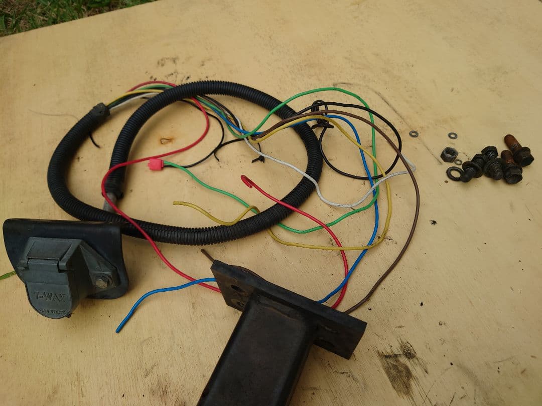 トレーラーヒッチメンバー　送料無料