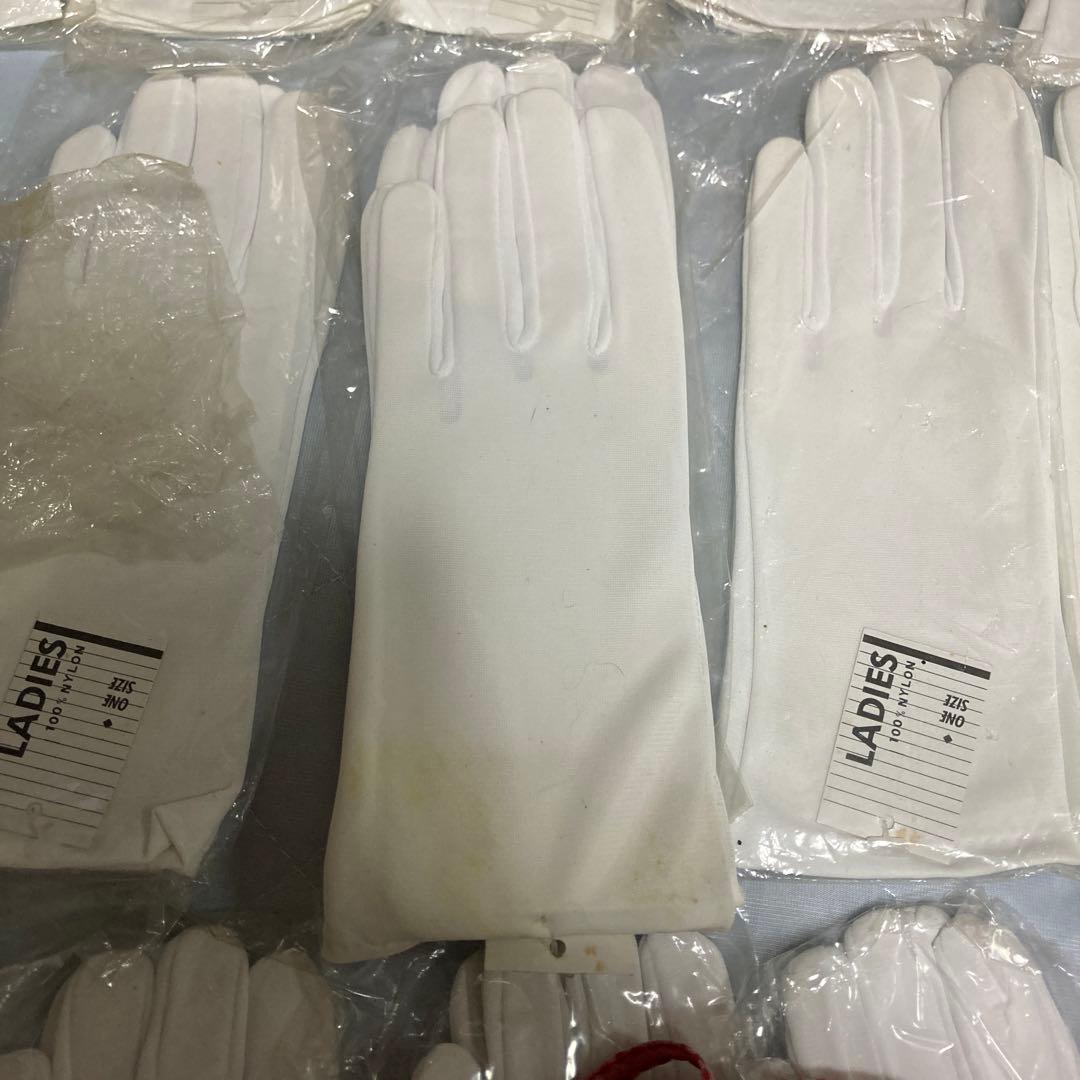 チャコット新品レディース手袋22個と最後の画像のような傷あり1個