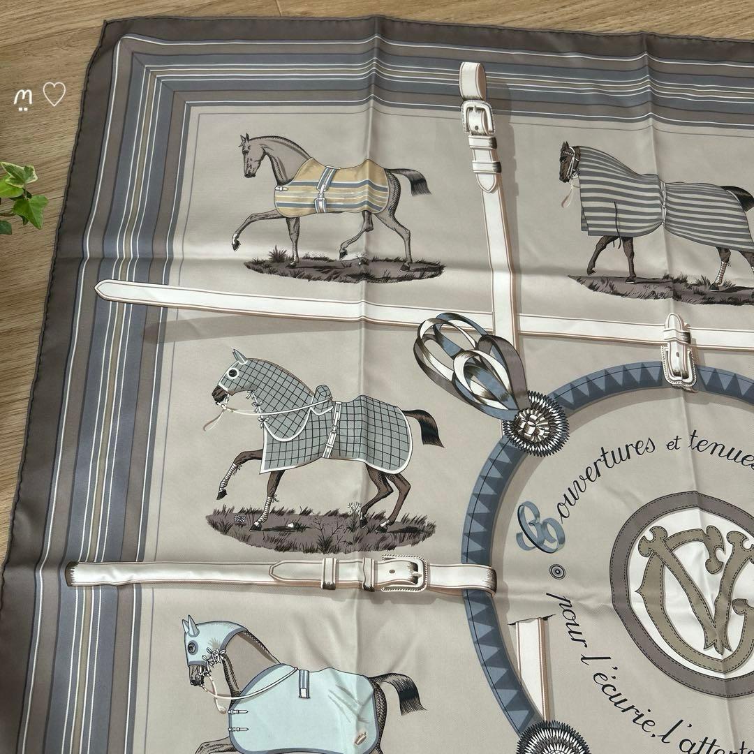 HERMESエルメス　カレ90　馬着　シルクスカーフ　グレージュ　ホースモチーフ