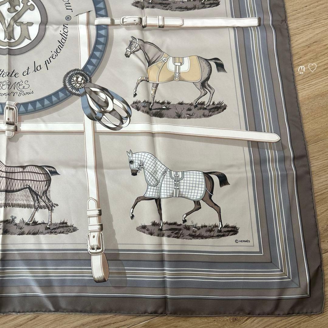 HERMESエルメス　カレ90　馬着　シルクスカーフ　グレージュ　ホースモチーフ