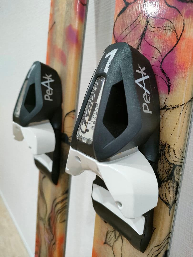 Line 花柄スキー板 ビンディング付き