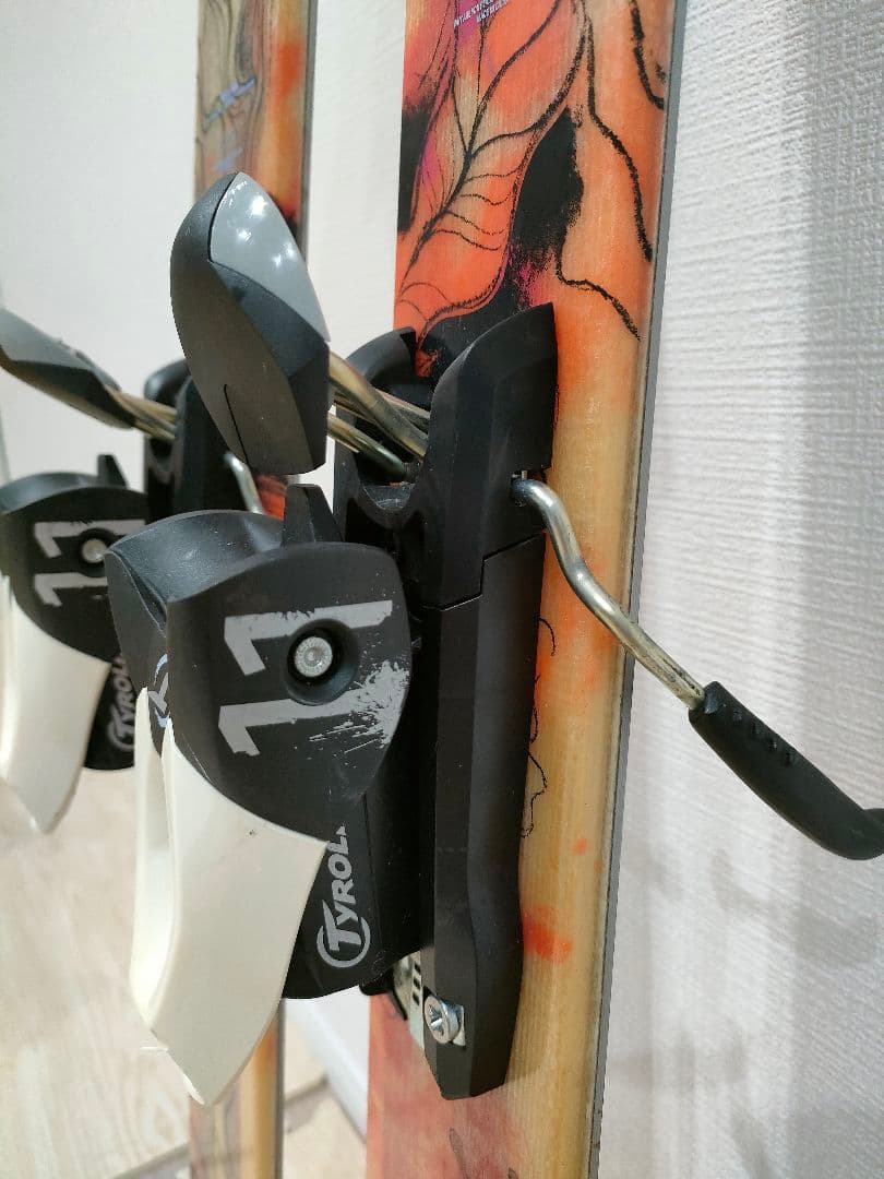 Line 花柄スキー板 ビンディング付き