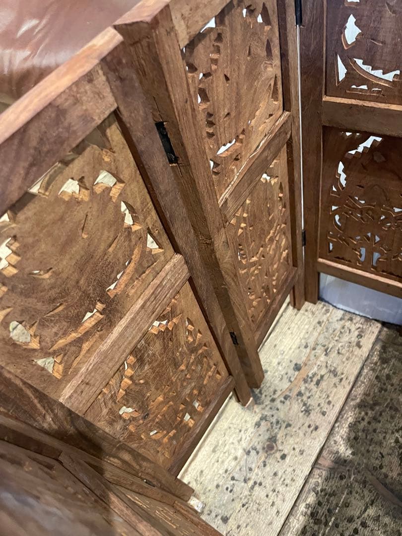 サイドテーブル　木製　木彫　アンティーク　住まい　机　美術品　工芸品