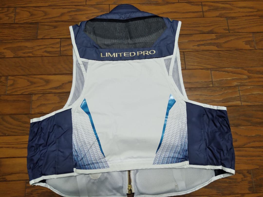 シマノ　LIMITED PRO 鮎　フィッシングベスト ホワイト・ブルー　L