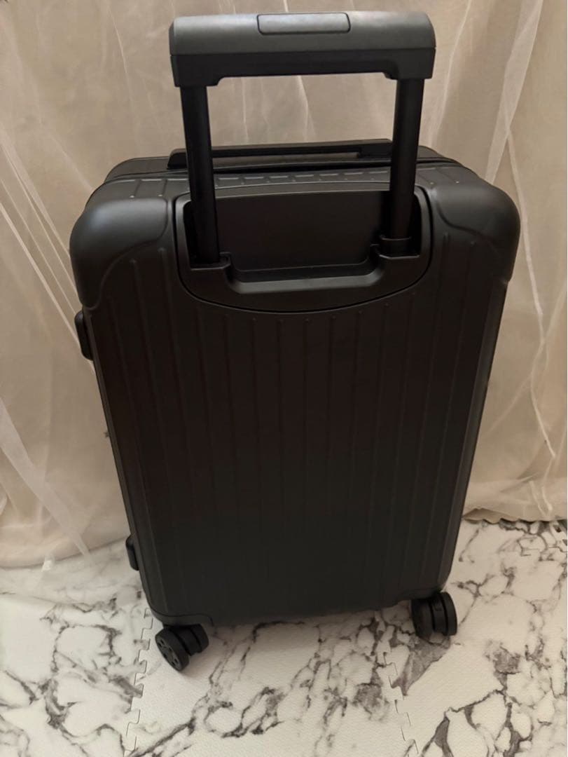 リモワRIMOWA ⭐︎キャリーケース⭐︎ブラック⭐︎機内持ち込みサイズ ⭐︎