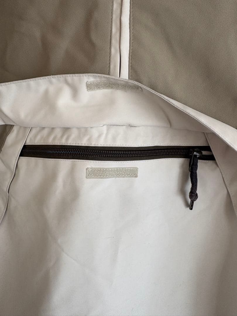 あいAIRBLASTER STAY WILDパーカー グレー/ホワイト M