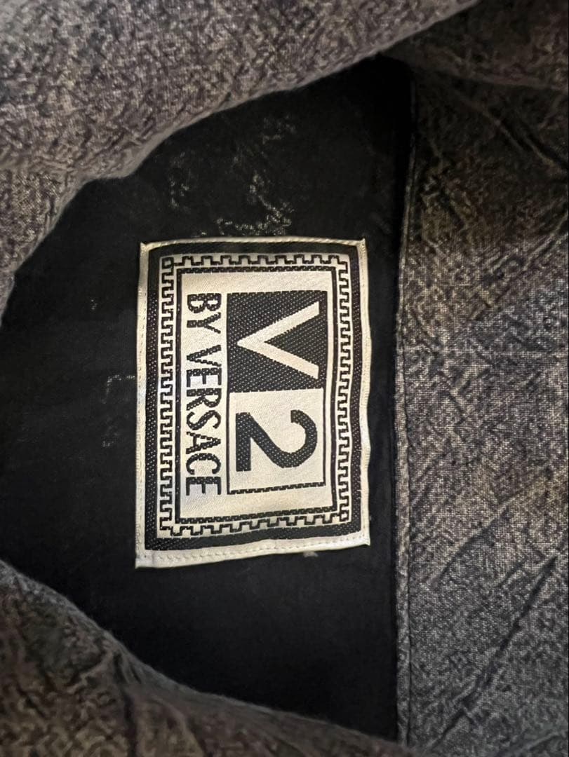 ニワトリ即購入OK 専用 V2 by Versace グレー アウター