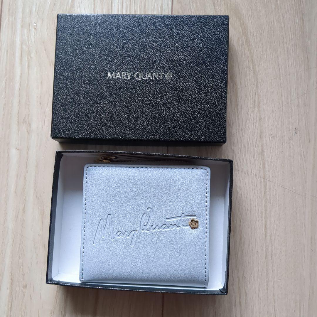 MARY QUANT 二つ折り財布 水色　箱付き