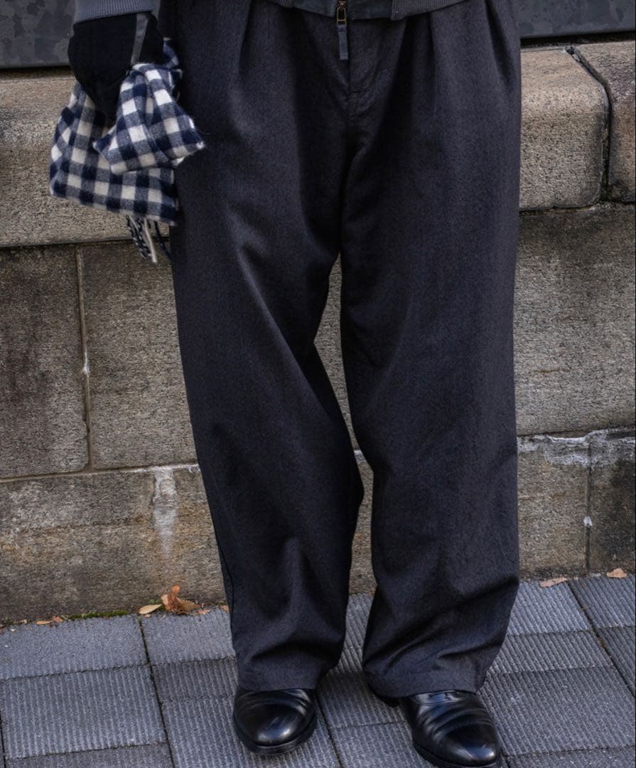ナナミカ　Wool Gabardine Pleat Pants