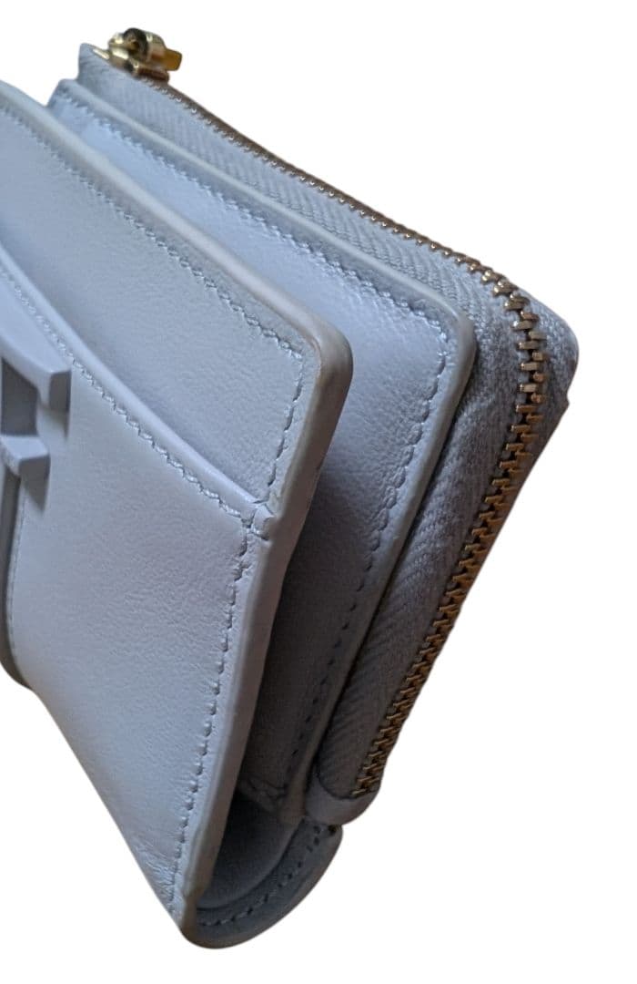 TOD'S 二つ折り財布 ライトグレー