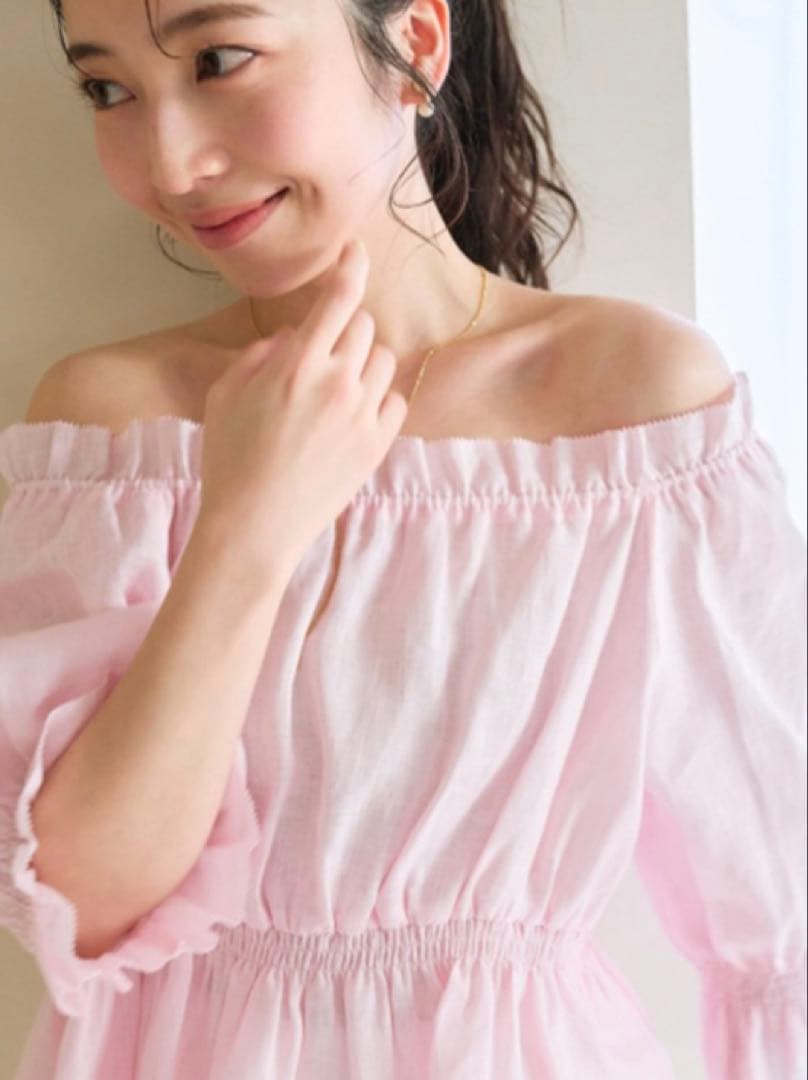 【新品タグ付き】ラブティックボンボン　シャーリングギャザーブラウス