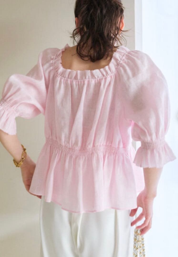 【新品タグ付き】ラブティックボンボン　シャーリングギャザーブラウス