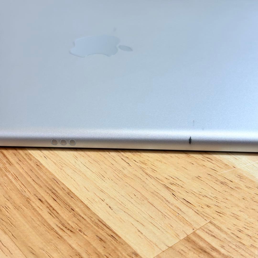 iPad 第7世代 32GB SIMフリー 本体のみ