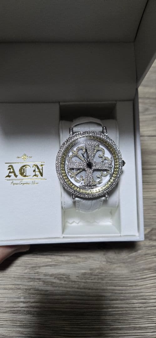 安田 AnneCoquine ホワイト腕時計