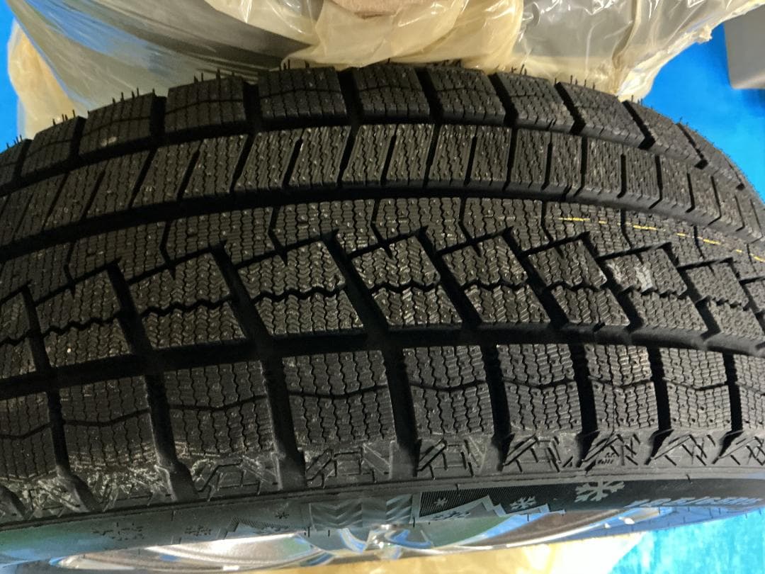 シエンタ スタッドレスタイヤ ホイール4本セット 185/65R16 88T