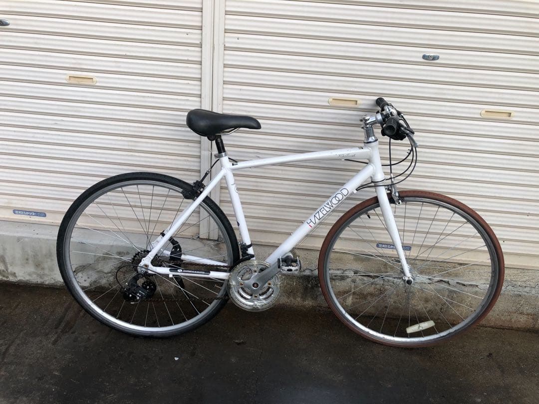 クロスバイクHAZELWOOD自転車7×3=21段変速700×28cホワイト