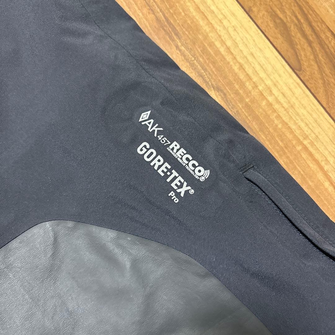 値下げ　美品　バートン　BURTON AK457 ゴアテックス　メンズ上M下S