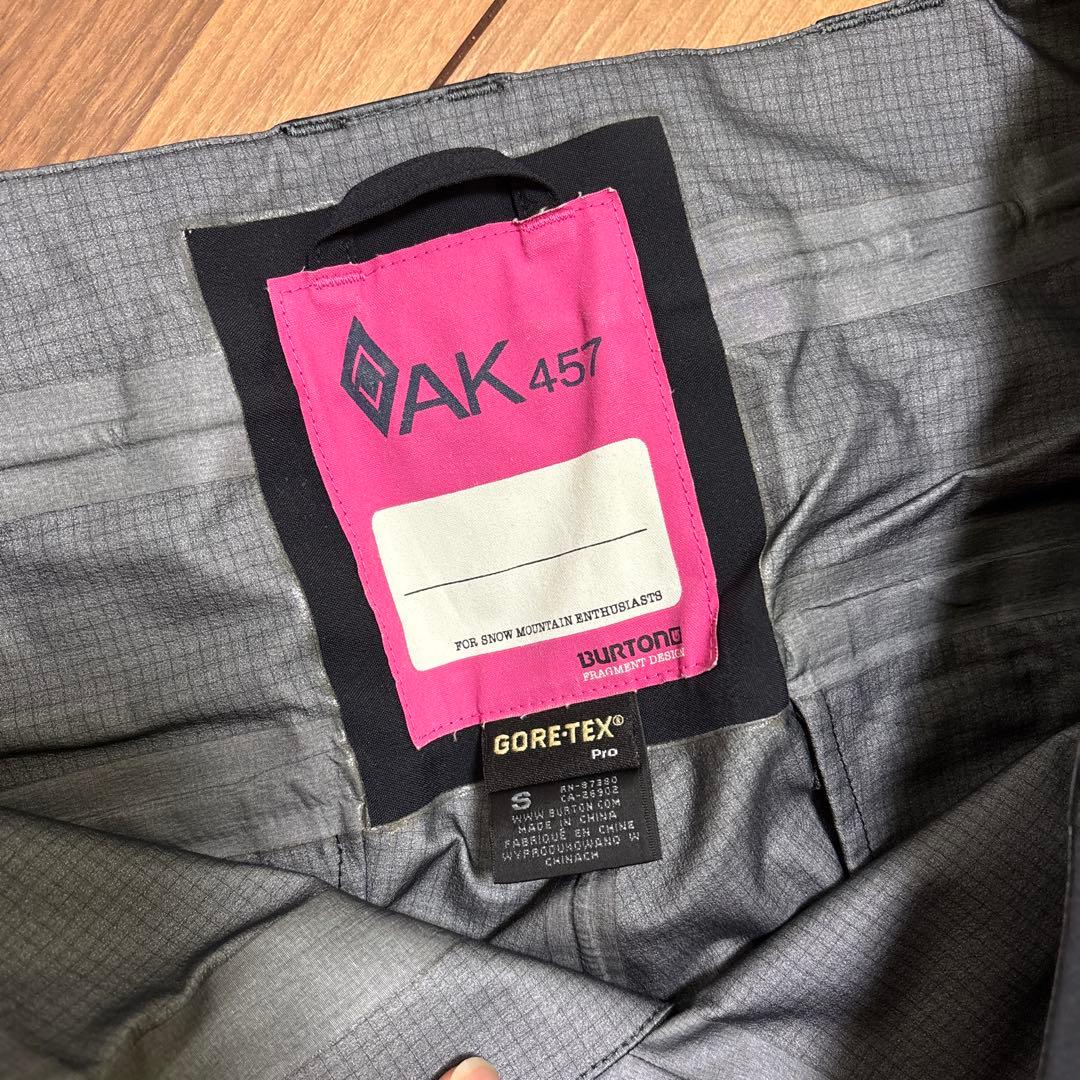 値下げ　美品　バートン　BURTON AK457 ゴアテックス　メンズ上M下S