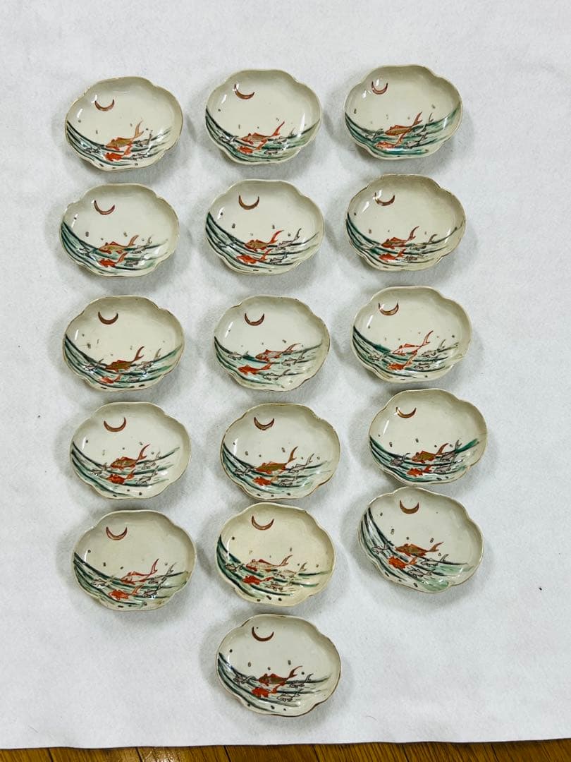古伊万里？赤絵魚図貝型皿　色絵　16枚