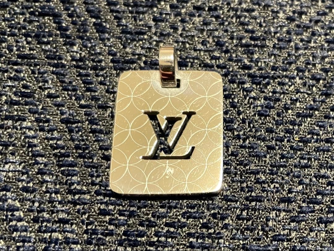 ルイヴィトン シャンゼリゼ ペンダントトップ シルバー