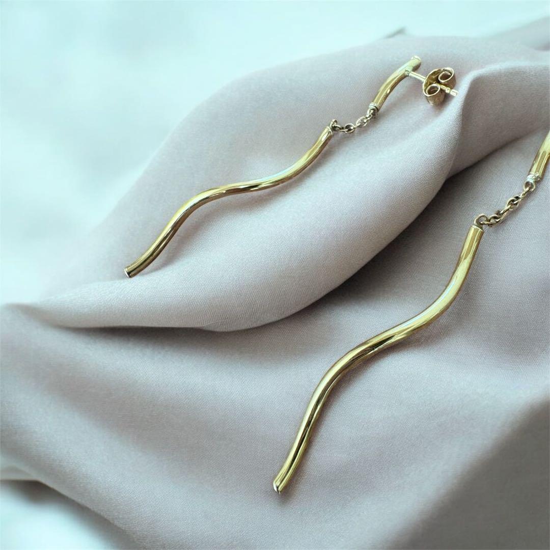 ゴールド ITALY750 カーブデザイン ロングピアス