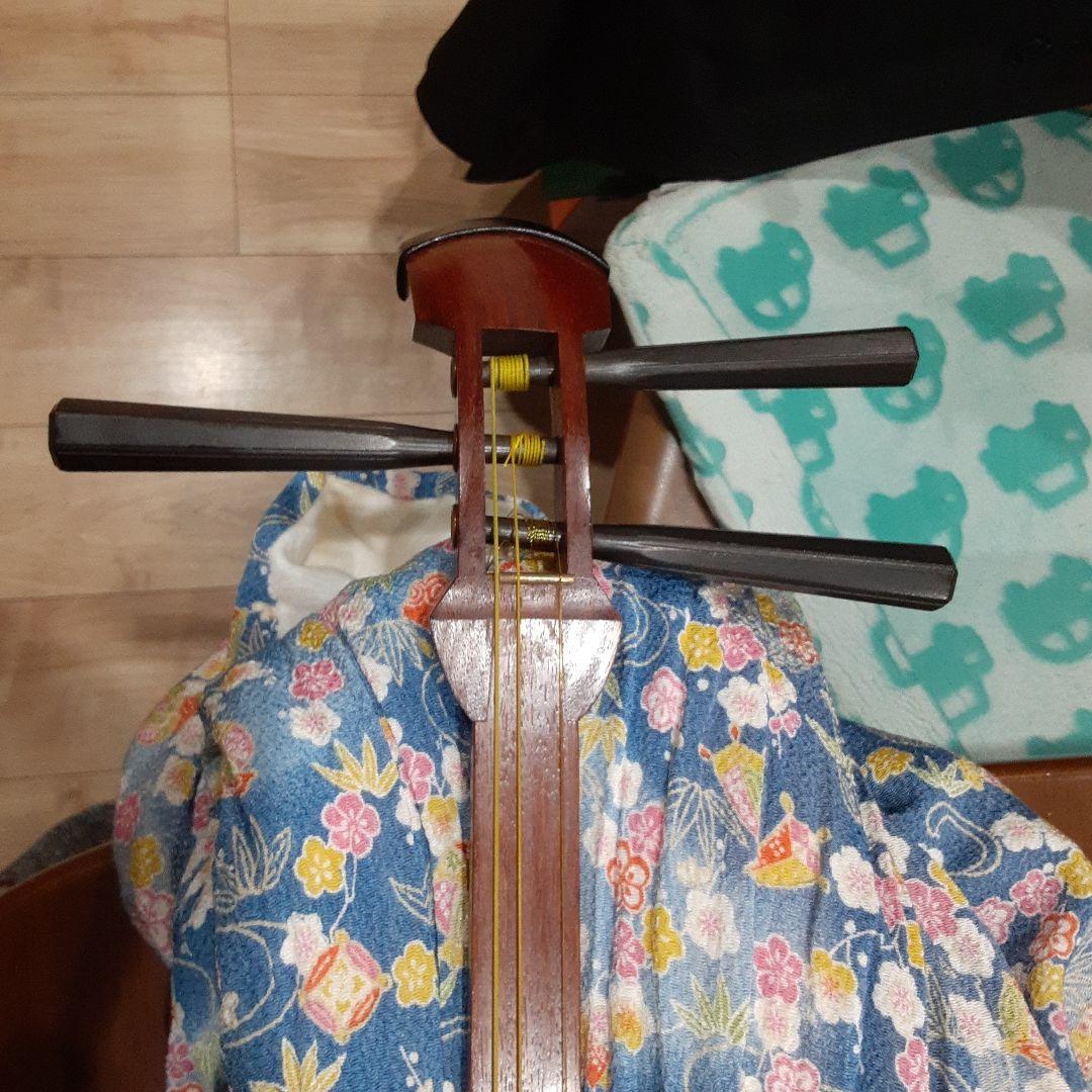 三味線 細棹 花梨 丸打胴 保存ケース付き 全長約95cm 伝統楽器 弦楽器