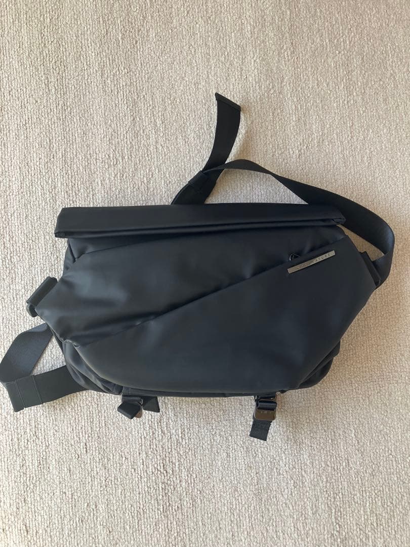 ブラック メッセンジャーバッグ 防水