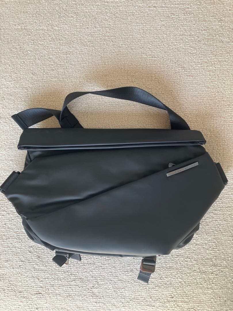 ブラック メッセンジャーバッグ 防水